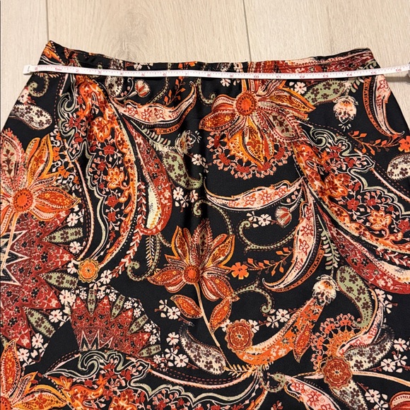 Vince Camuto Floral A-Line Skirt - Black and Orange - Picture 5 of 7